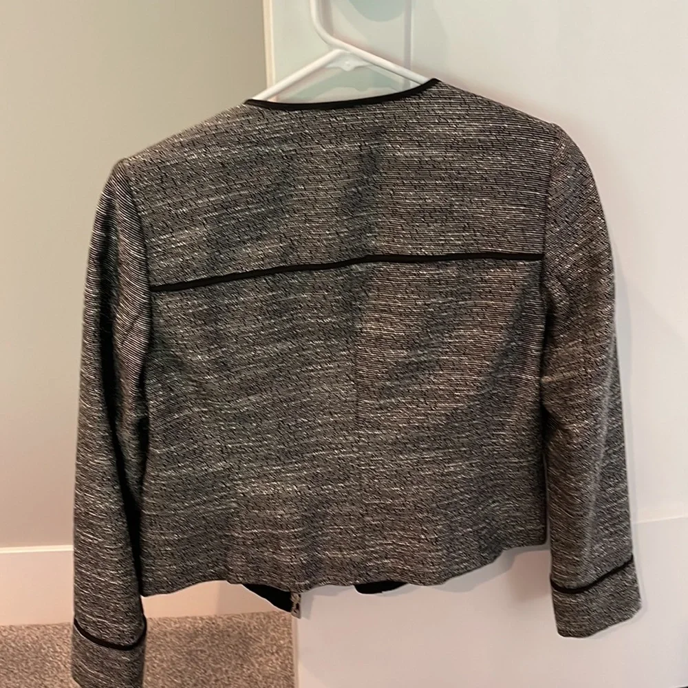 Cropped jacket - Picture 2 of 2